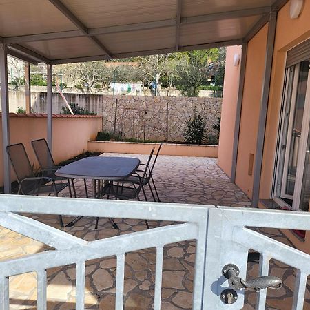 Apartman Leanton Pola Esterno foto