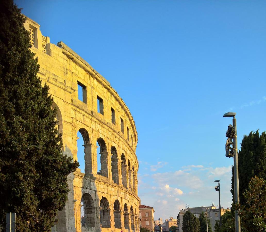 Apartman Leanton Pola Esterno foto