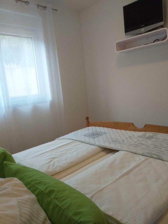 Apartman Leanton Pola Esterno foto