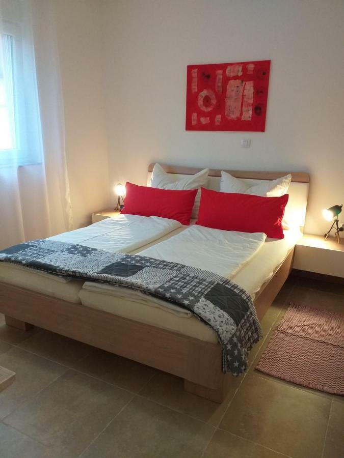 Apartman Leanton Pola Esterno foto