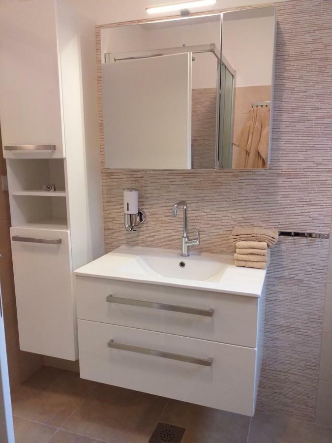 Apartman Leanton Pola Esterno foto