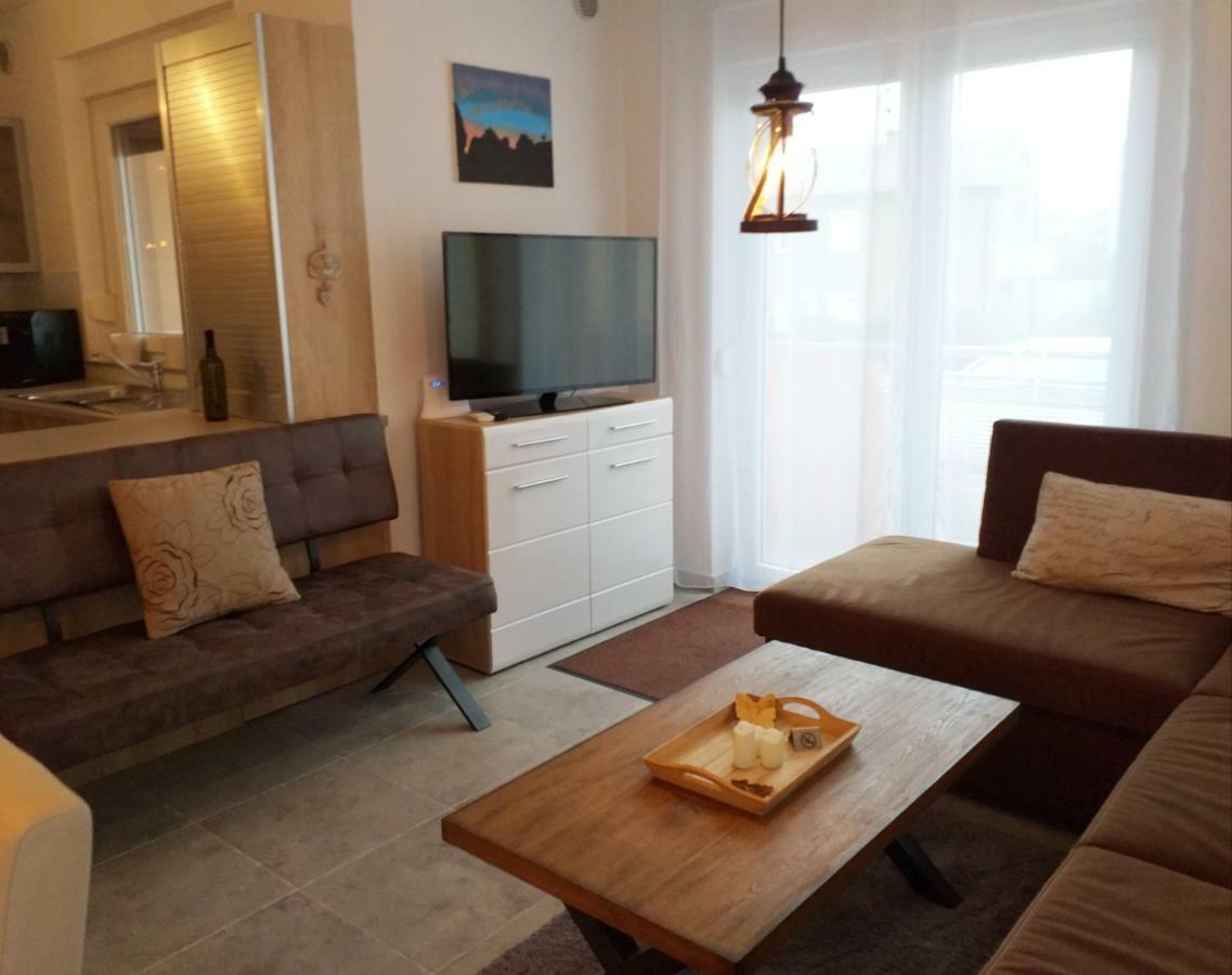 Apartman Leanton Pola Esterno foto